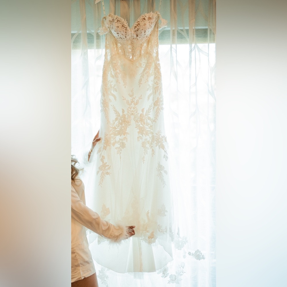Enzoani wedding dress 2022. Dress name is Olenka
